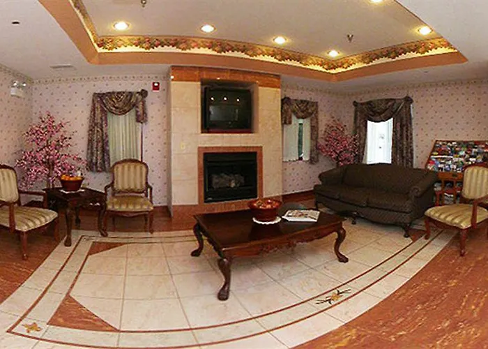 Comfort Crystal - Algonquin Inn 4*